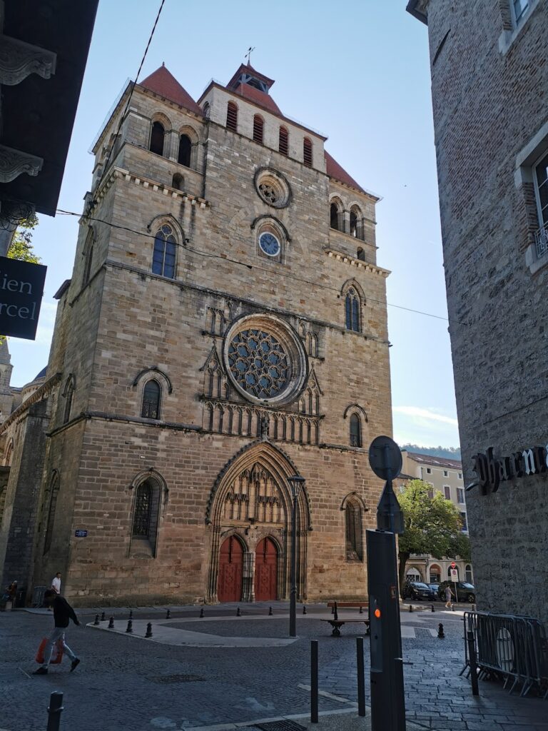 Cahors Cathedral: A Romanesque and Gothic Cathedral in France 4 Cahors Cathedral