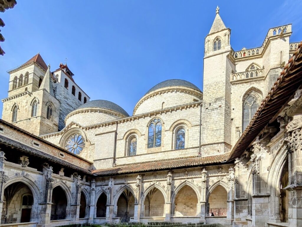 Cahors Cathedral: A Romanesque and Gothic Cathedral in France 5 Cahors Cathedral