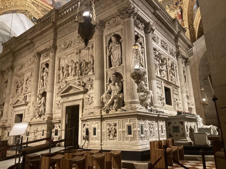 Pontifical Basilica of the Holy House of Loreto: Marian Shrine in Italy