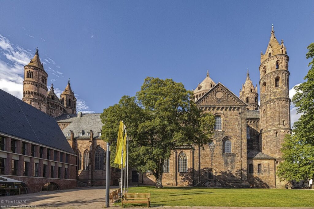 Worms Cathedral: A Romanesque Basilica and Former Episcopal Seat in Germany 3 Worms Cathedral