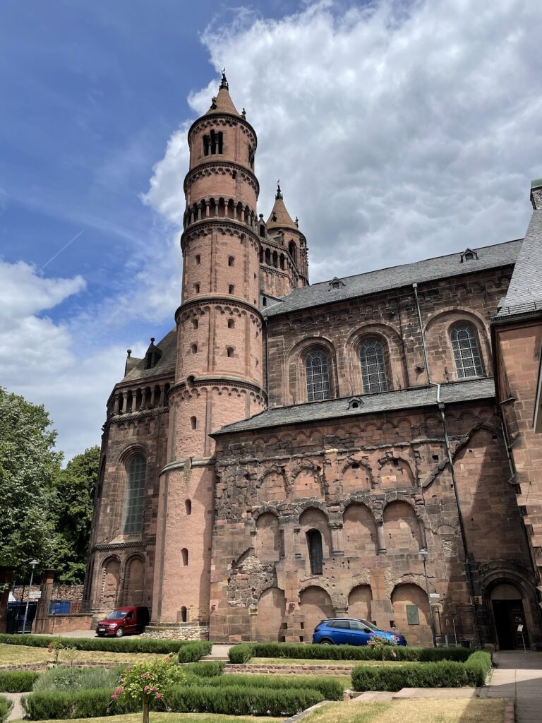 Worms Cathedral: A Romanesque Basilica and Former Episcopal Seat in Germany 4 Worms Cathedral