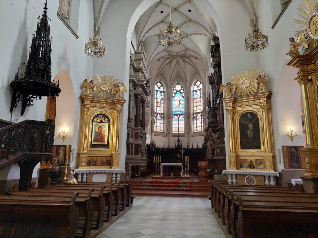 Cathedral Basilica of the Nativity of the Blessed Virgin Mary, Tarnów: A Gothic Cathedral and Renaissance Mausoleum 2 Cathedral Basilica of the Nativity of the Blessed Virgin Mary, Tarnów