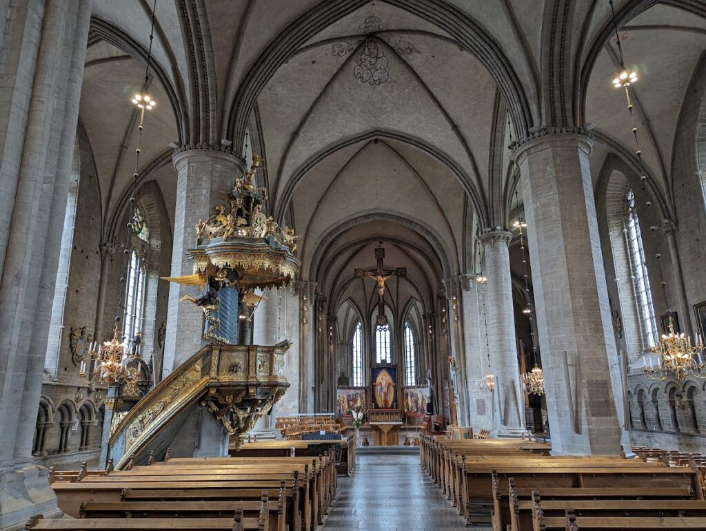 Linköping Cathedral: Episcopal Seat and Medieval Cathedral in Sweden 2 Linköping Cathedral