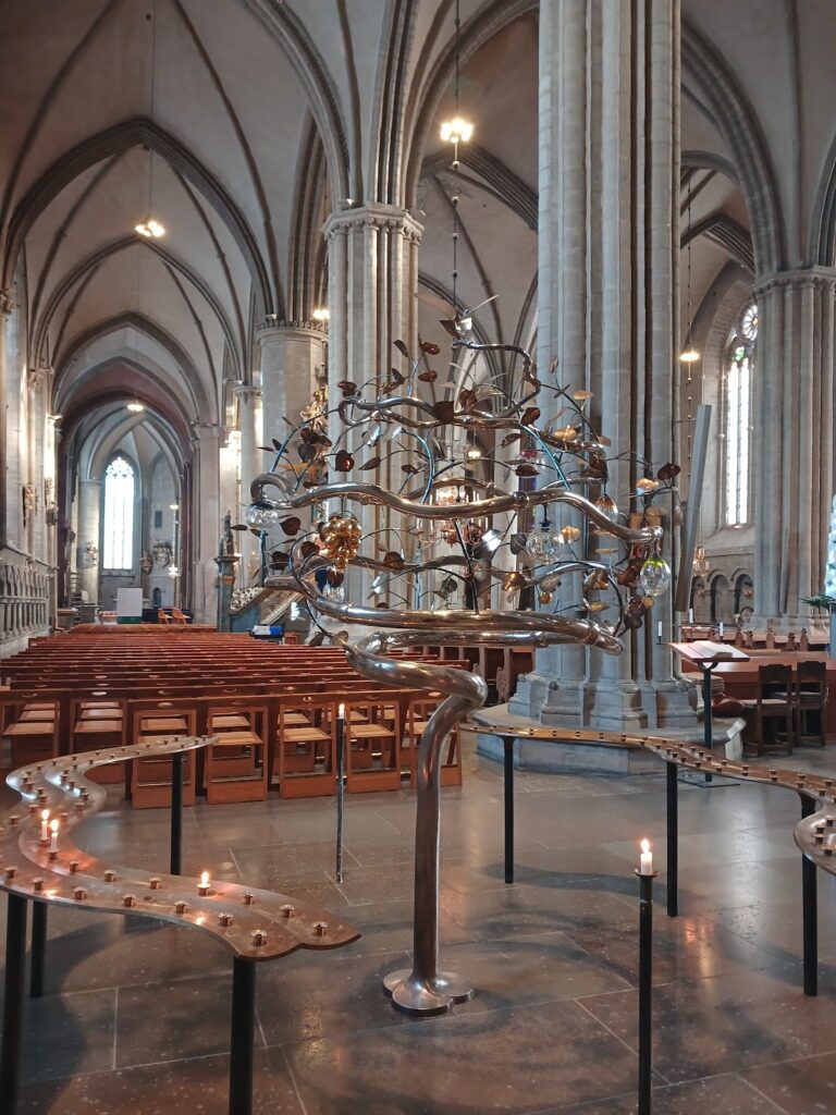Linköping Cathedral: Episcopal Seat and Medieval Cathedral in Sweden 5 Linköping Cathedral