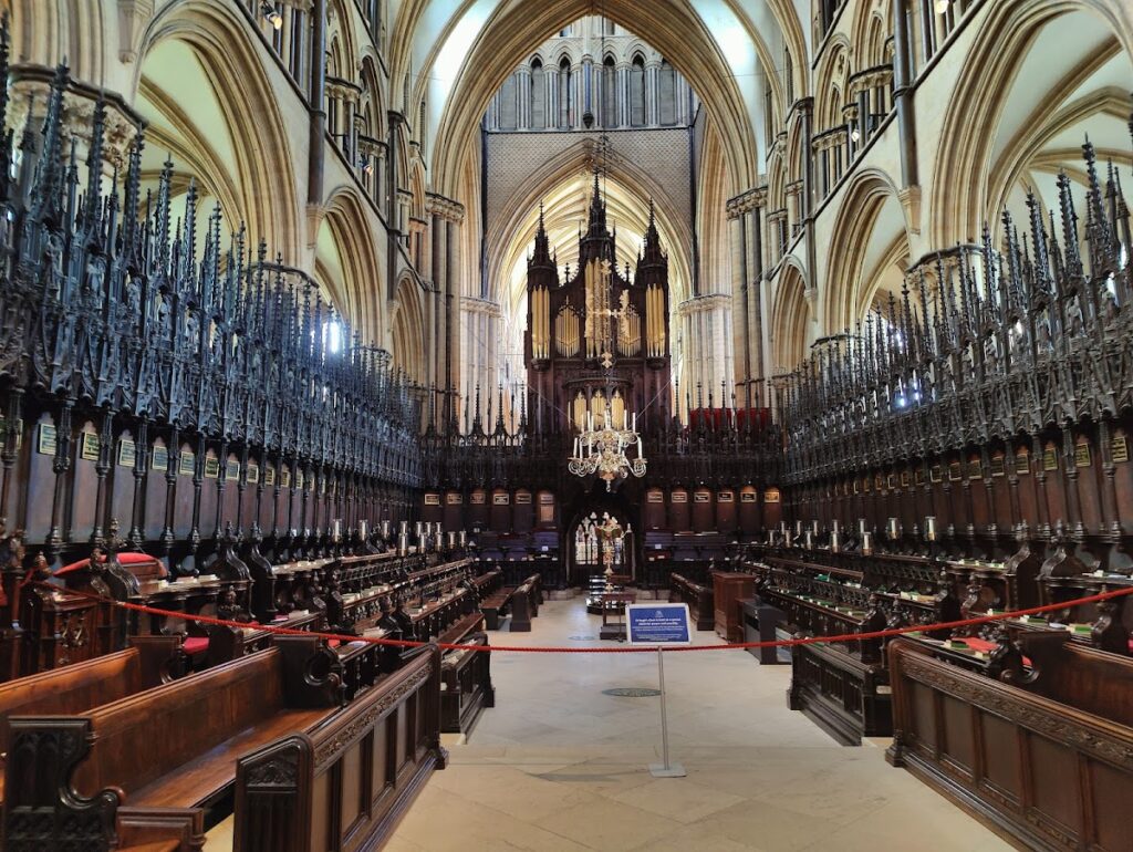 Lincoln Cathedral: The Seat of the Bishop of Lincoln 4 Lincoln Cathedral