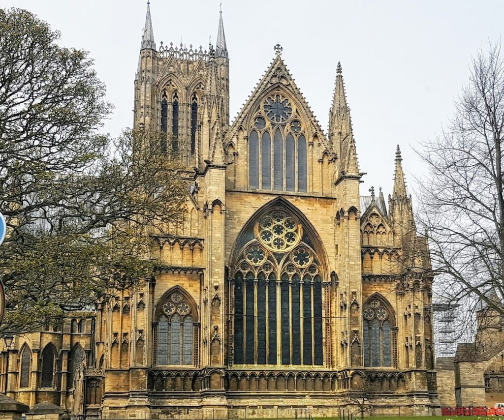 Lincoln Cathedral: The Seat of the Bishop of Lincoln 5 Lincoln Cathedral