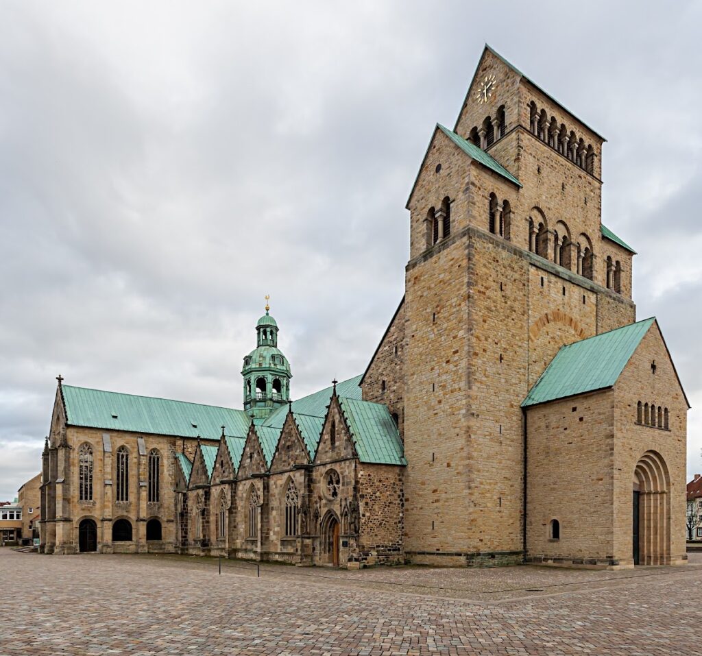 Hildesheim Cathedral: Romanesque Episcopal Church and UNESCO World Heritage Site 2 Hildesheim Cathedral