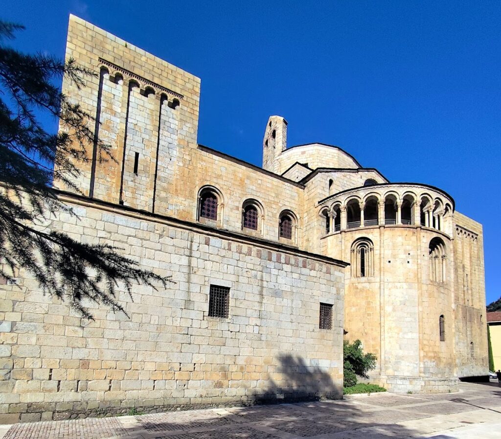 Cathedral of Santa Maria d'Urgell: A Romanesque Cathedral in La Seu d'Urgell 2 Cathedral of Santa Maria d'Urgell