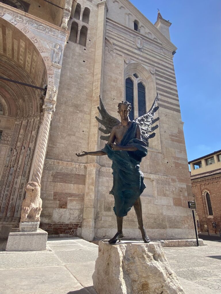 Verona Cathedral: The Mother Church of the Diocese of Verona 4 Verona Cathedral