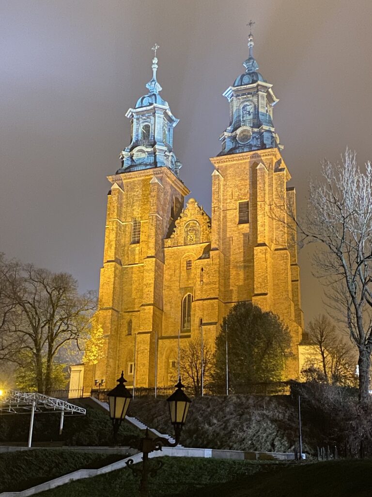 Primatial Basilica Metropolitan Cathedral of Gniezno: The Historic Seat of Poland’s Primates 2 Primatial Basilica Metropolitan Cathedral of Gniezno