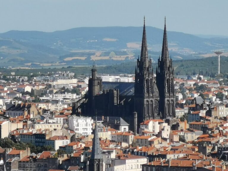 Clermont-Ferrand Cathedral: Seat of the Archdiocese of Clermont