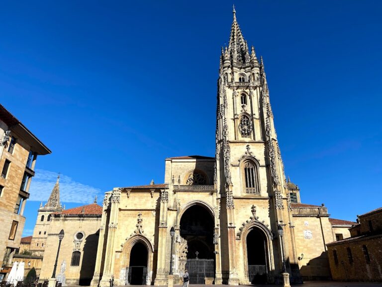 Metropolitan Cathedral Basilica of the Holy Saviour, Oviedo: Cathedral and Royal Shrine