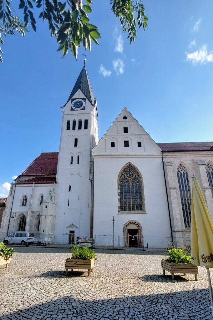 Eichstätt Cathedral: A High Gothic Cathedral Church in Germany 2 Eichstätt Cathedral
