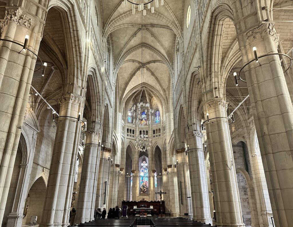 Cathedral of Santa María de Vitoria: A Medieval Fortress-Church and Gothic Cathedral 1 Cathedral of Santa María de Vitoria