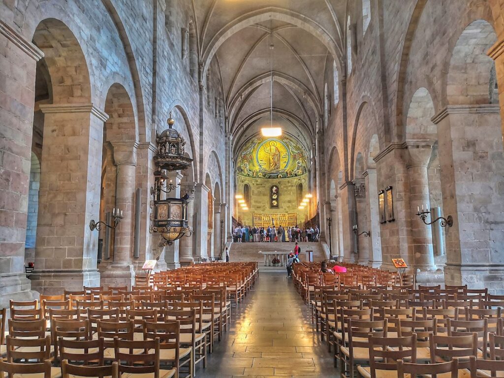 Lund Cathedral: A Romanesque Archiepiscopal Church in Sweden 5 Lund Cathedral