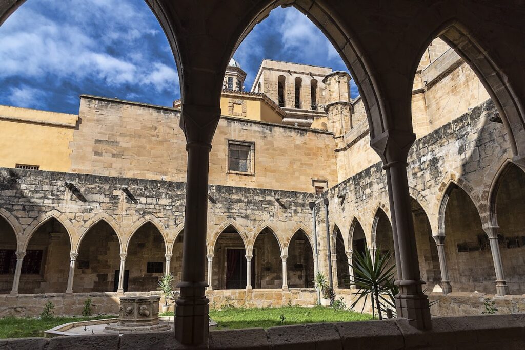 Tortosa Cathedral: A Gothic and Baroque Cathedral in Spain 3 Tortosa Cathedral