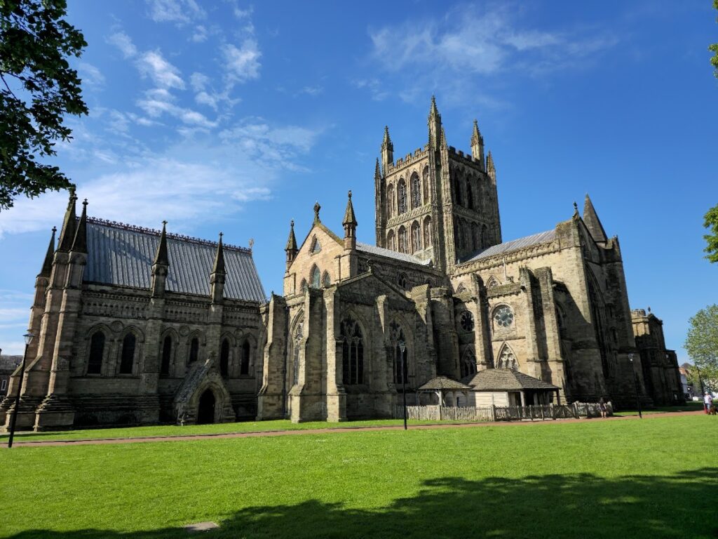 Hereford Cathedral: A Norman and Gothic Episcopal Church in England 1 Hereford Cathedral