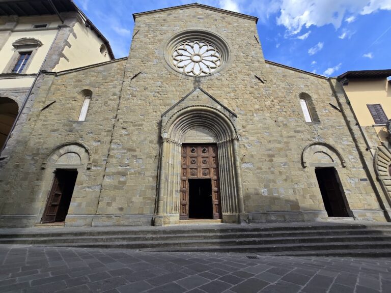 Sansepolcro Cathedral: A Romanesque-Gothic Co-Cathedral in Italy