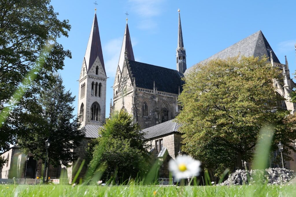 Halberstadt Cathedral: A French Gothic Cathedral in Germany 1 Halberstadt Cathedral