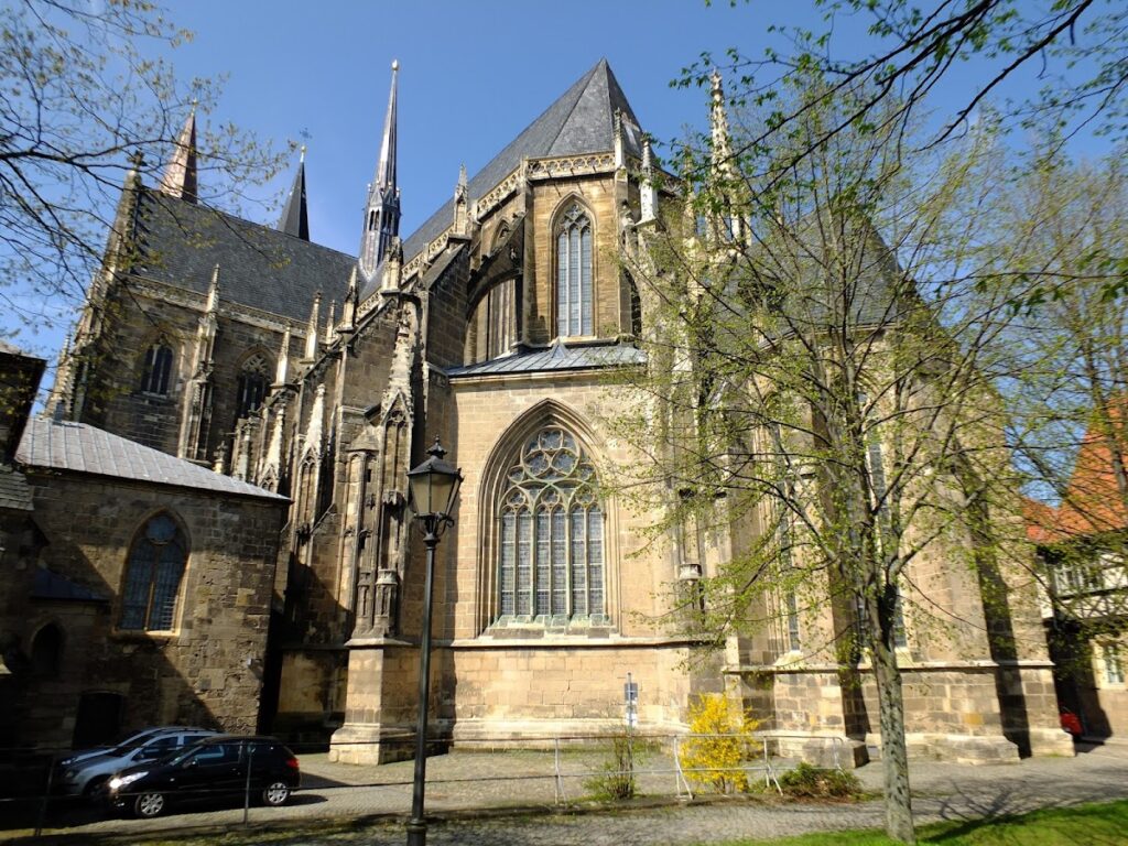 Halberstadt Cathedral: A French Gothic Cathedral in Germany 5 Halberstadt Cathedral