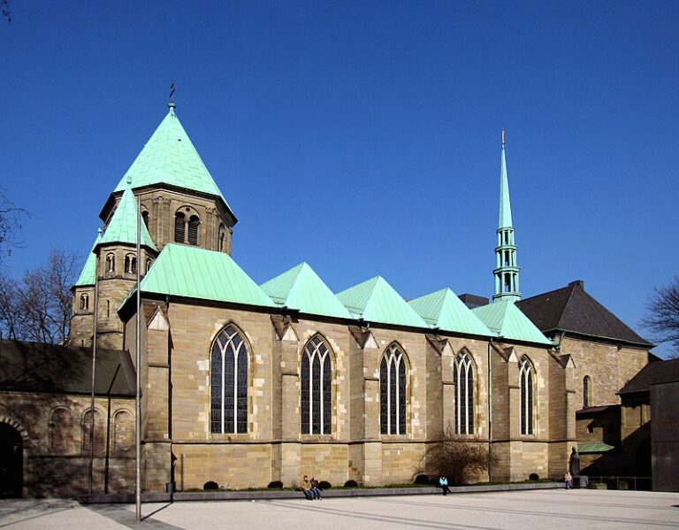 Essen Minster: Cathedral of the Diocese of Essen in Germany