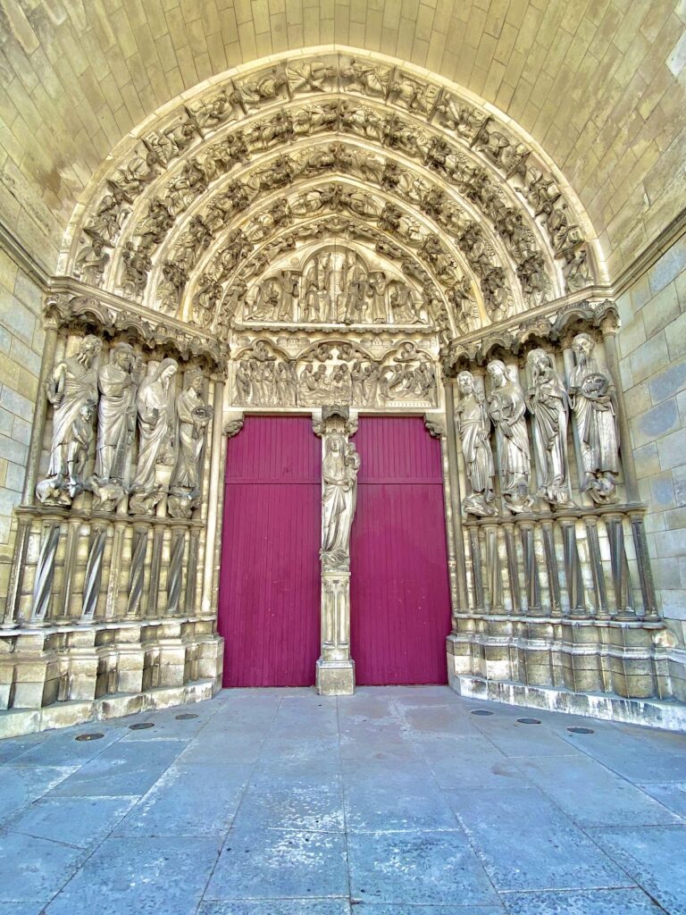 Laon Cathedral: An Early Gothic Cathedral in France 4 Laon Cathedral