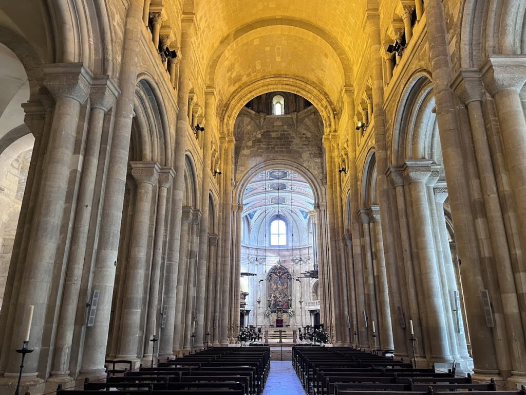 Lisbon Cathedral: A Romanesque Cathedral and Patriarchal Seat in Portugal 2 Lisbon Cathedral