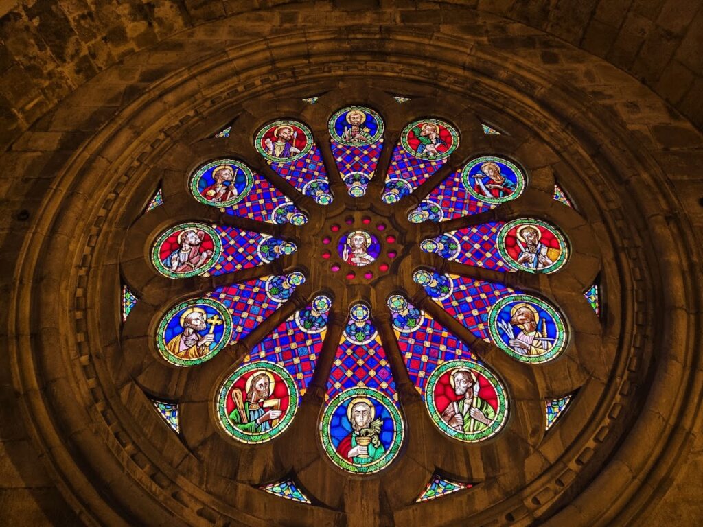 Lisbon Cathedral: A Romanesque Cathedral and Patriarchal Seat in Portugal 3 Lisbon Cathedral