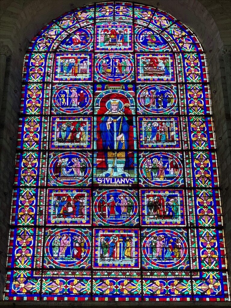 Le Mans Cathedral: A Romanesque and Gothic Cathedral in France 2 Le Mans Cathedral