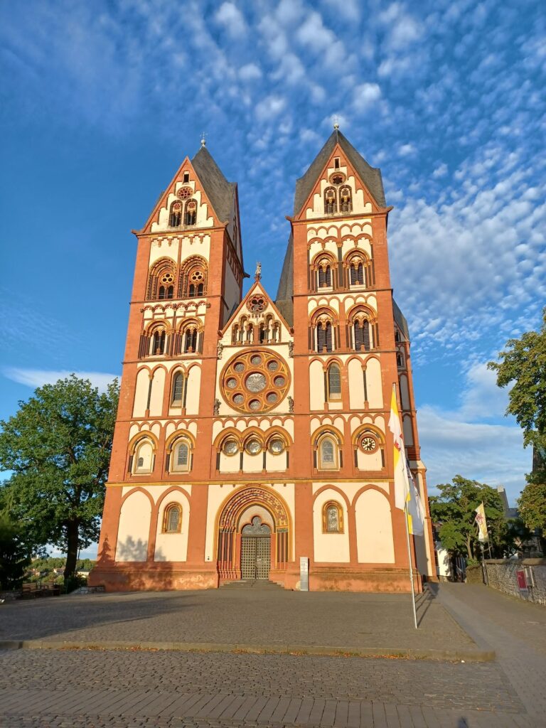 Limburg Cathedral: A Romanesque and Early Gothic Cathedral in Germany