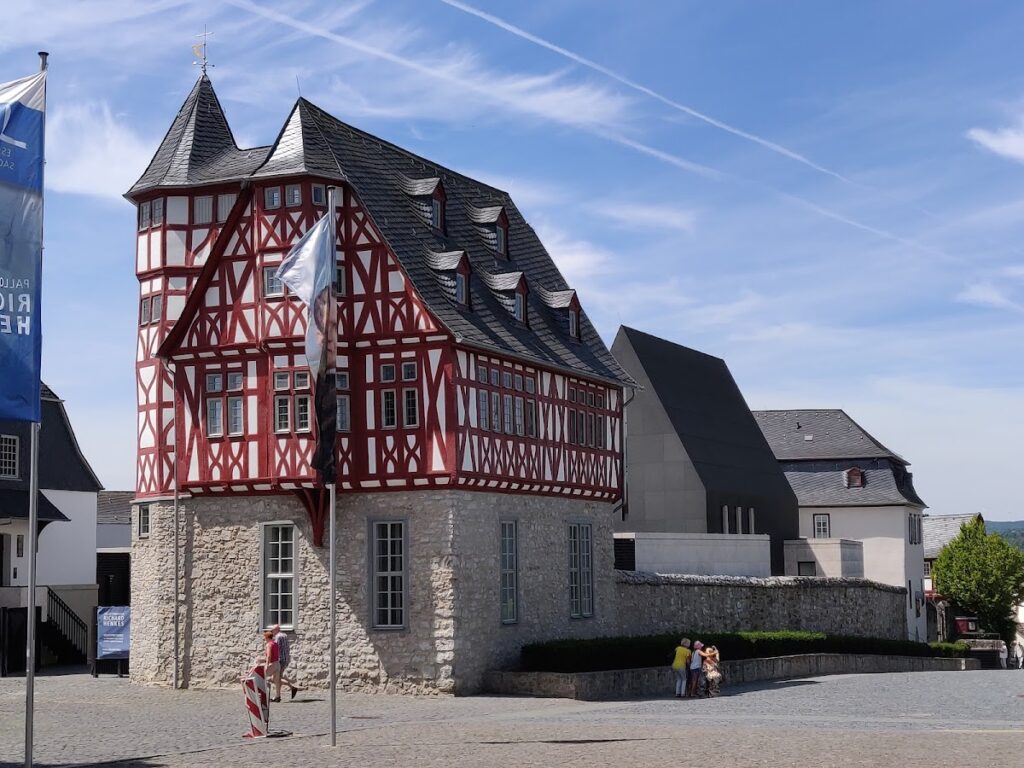 Limburg Cathedral: A Romanesque and Early Gothic Cathedral in Germany 4 Limburg Cathedral