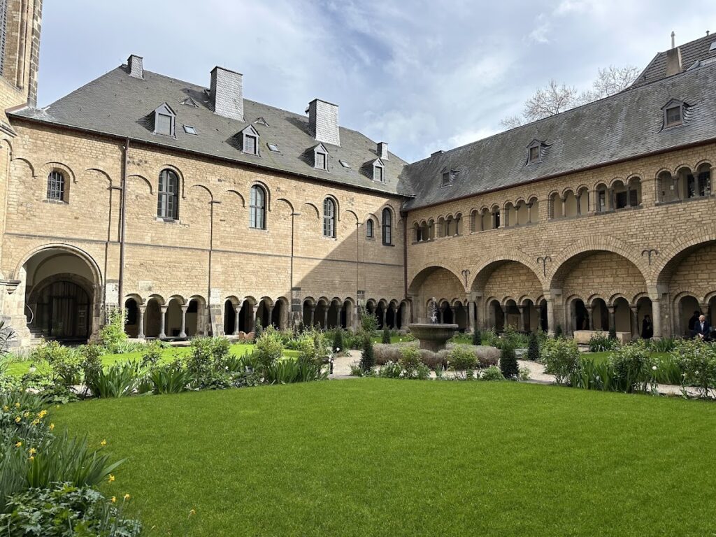 Bonn Minster: Romanesque Basilica and Collegiate Church in Germany 2 Bonn Minster