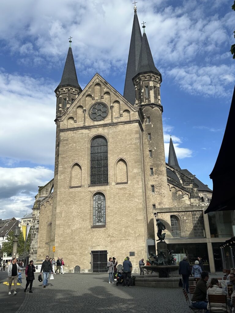 Bonn Minster: Romanesque Basilica and Collegiate Church in Germany 3 Bonn Minster