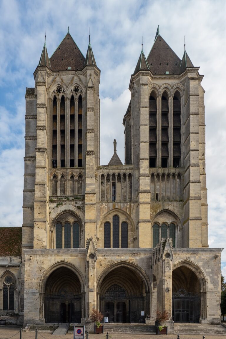 Noyon Cathedral: An Early Gothic Cathedral in France