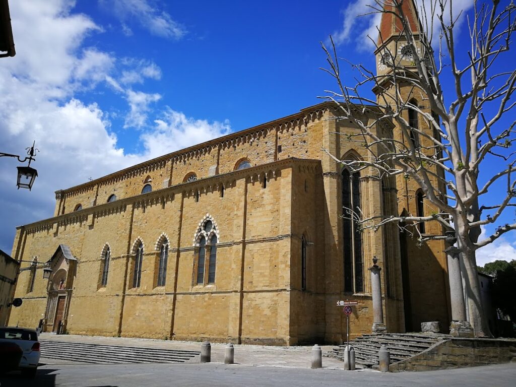 Arezzo Cathedral: Gothic Cathedral of Saints Peter and Donatus in Italy 3 Arezzo Cathedral