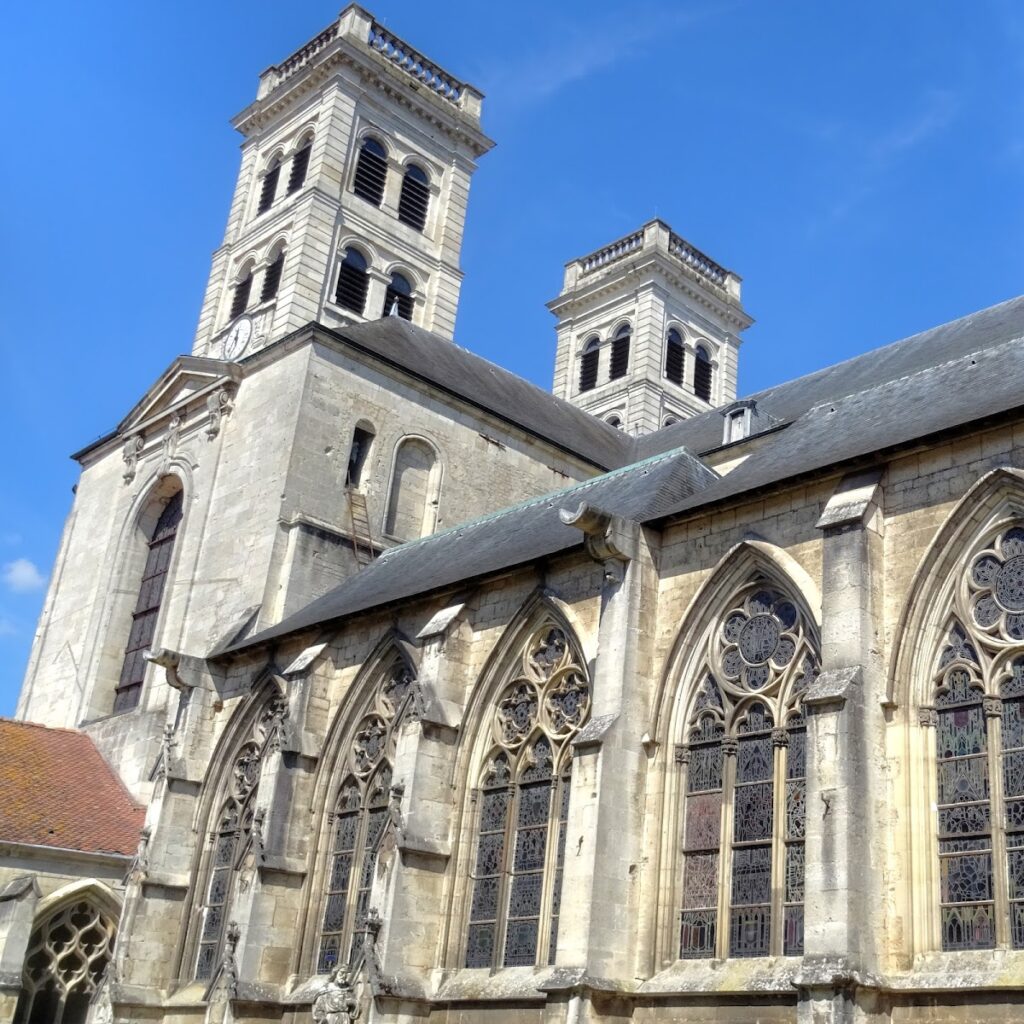 Verdun Cathedral: A Romanesque-Rhenish Episcopal Church in France 1 Verdun Cathedral