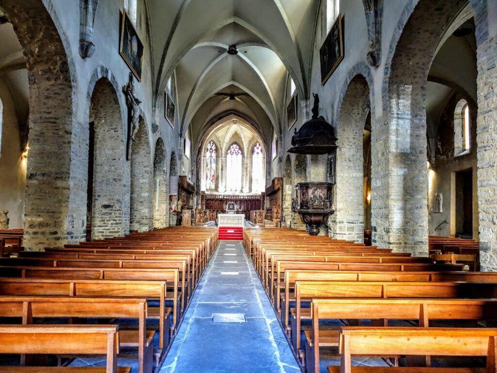 Saint-Jean-de-Maurienne Cathedral: A Romanesque and Gothic Cathedral in France 2 Saint-Jean-de-Maurienne Cathedral