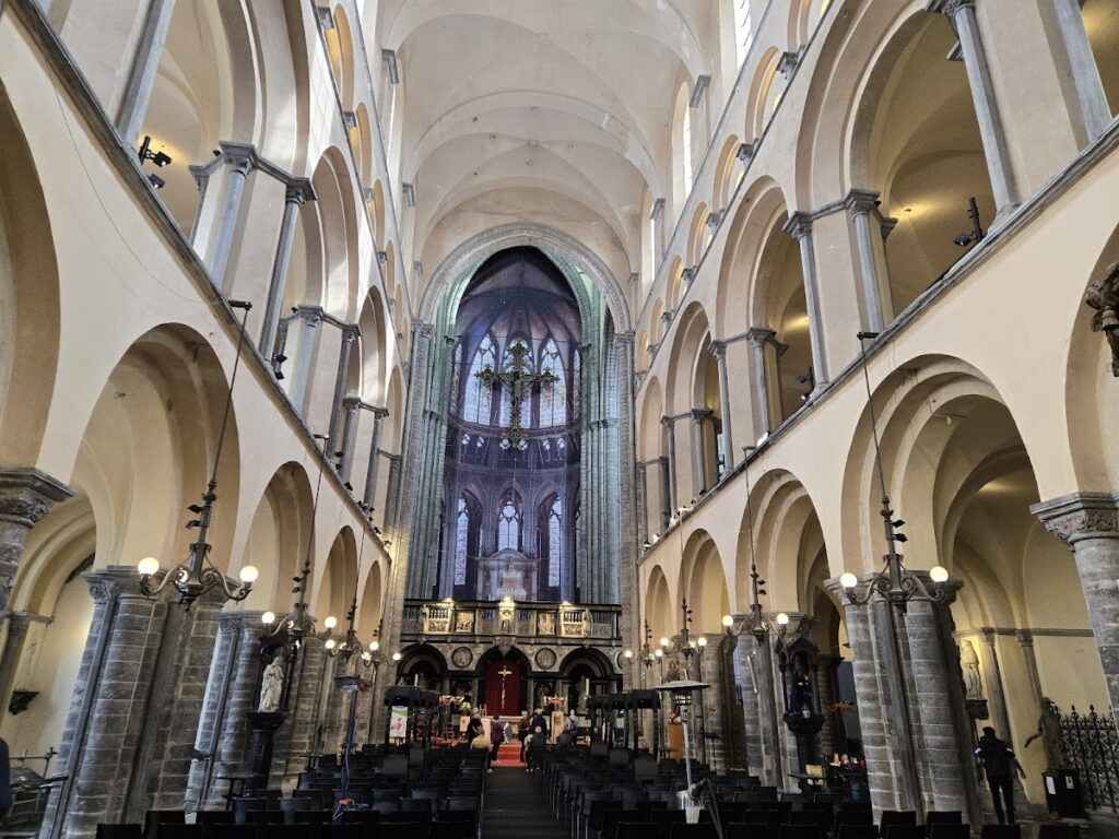 Tournai Cathedral: A Romanesque and Gothic Cathedral in Belgium 3 Tournai Cathedral