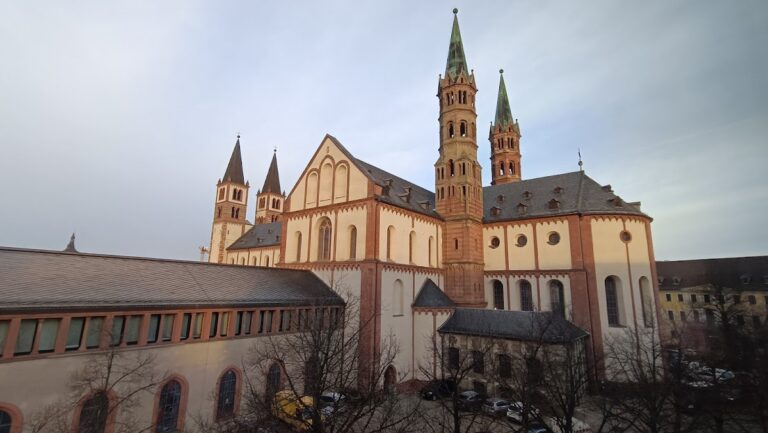 Wurzburg Cathedral: Romanesque Diocesan Seat in Germany