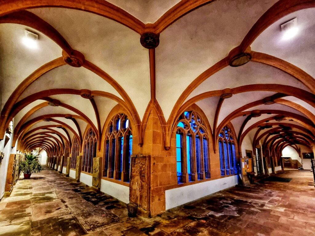 Würzburg Cathedral: Romanesque Episcopal Church in Germany 5 Wurzburg Cathedral
