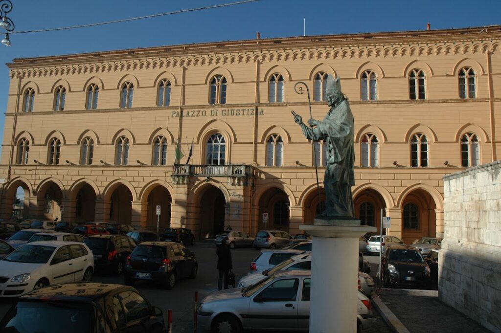 Chieti Cathedral: Metropolitan Church and Shrine of Saint Justin in Italy 5 Chieti Cathedral