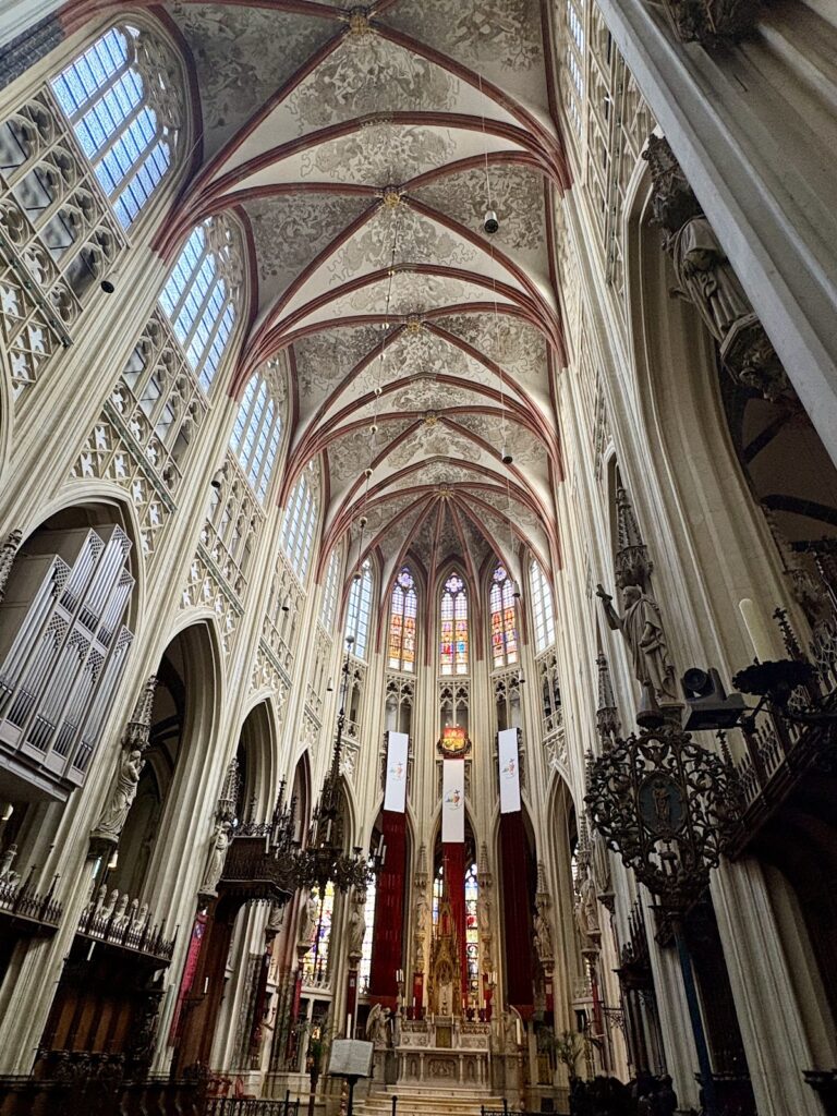 St. John’s Cathedral: A Brabantine Gothic Cathedral in the Netherlands 3 St. John's Cathedral