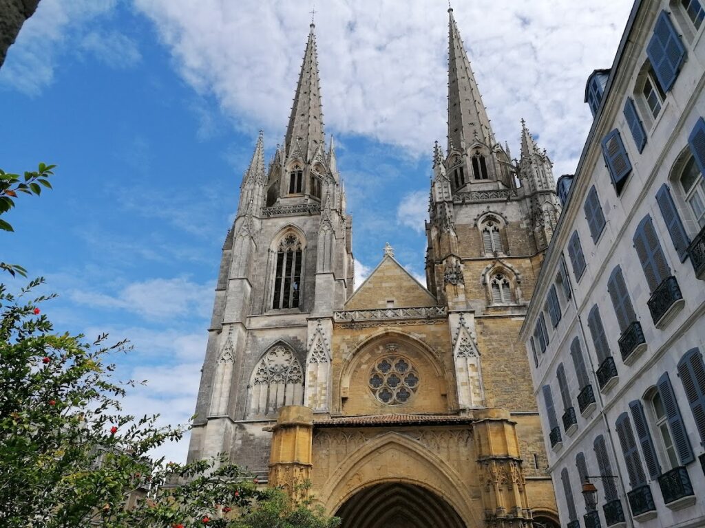 Bayonne Cathedral: A Gothic Episcopal Church in France 2 Bayonne Cathedral