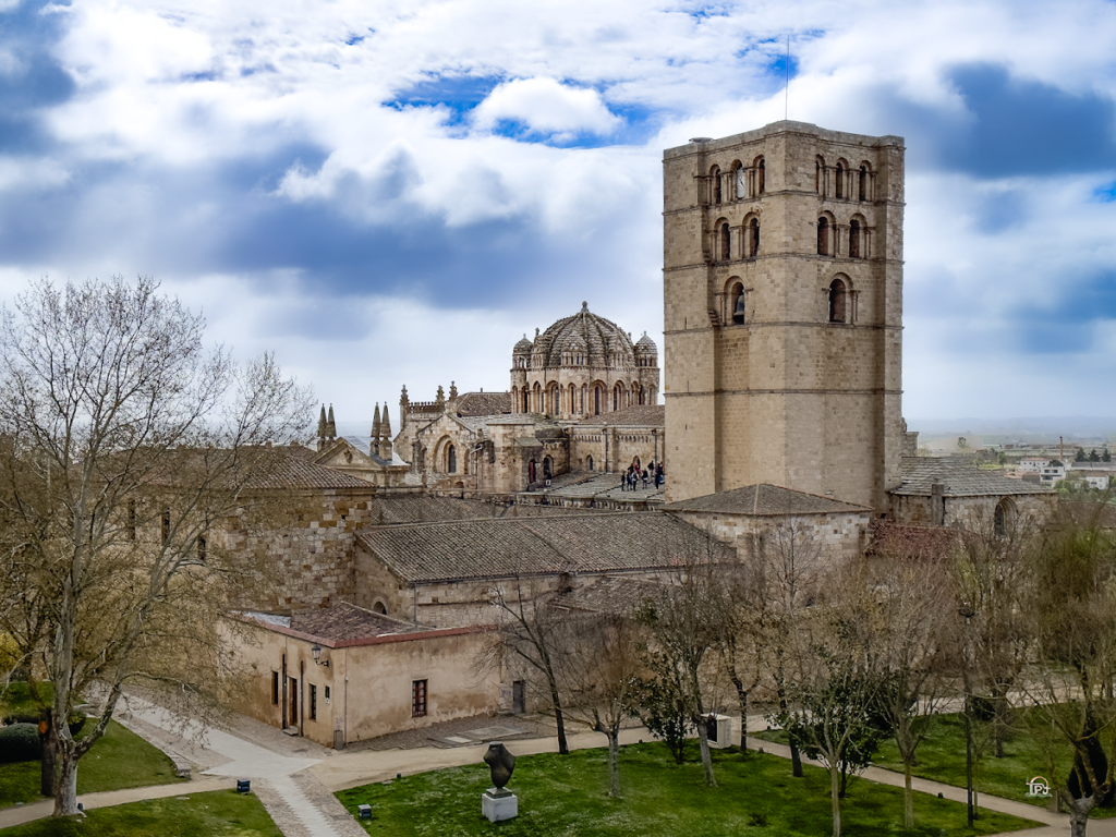 Cathedral of Zamora: A Romanesque Cathedral in Spain 2 Cathedral of Zamora
