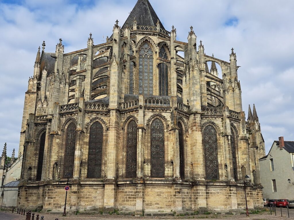 Tours Cathedral: A French Cathedral Built Across Five Centuries 2 Tours Cathedral