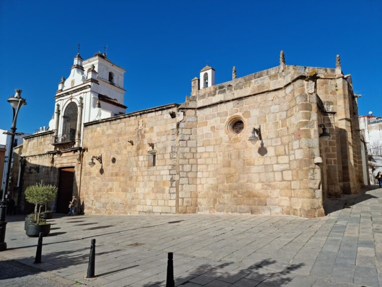 Co-cathedral of Saint Mary Major of Mérida: A Metropolitan Church in Spain