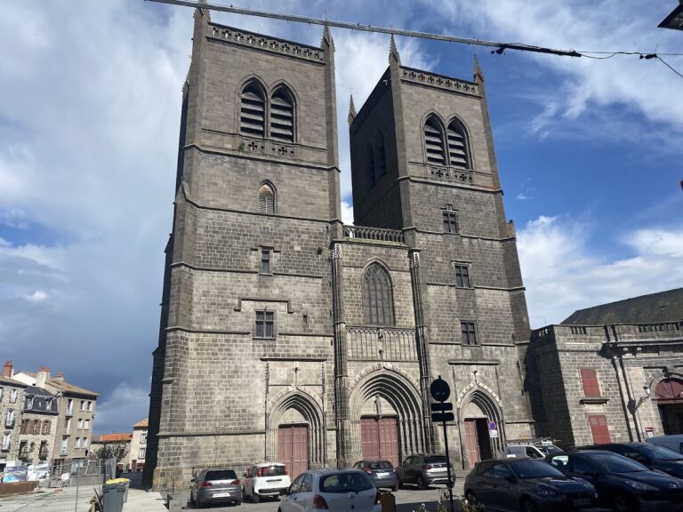 St. Peter and St. Florus Cathedral: A Flamboyant Gothic Cathedral in France