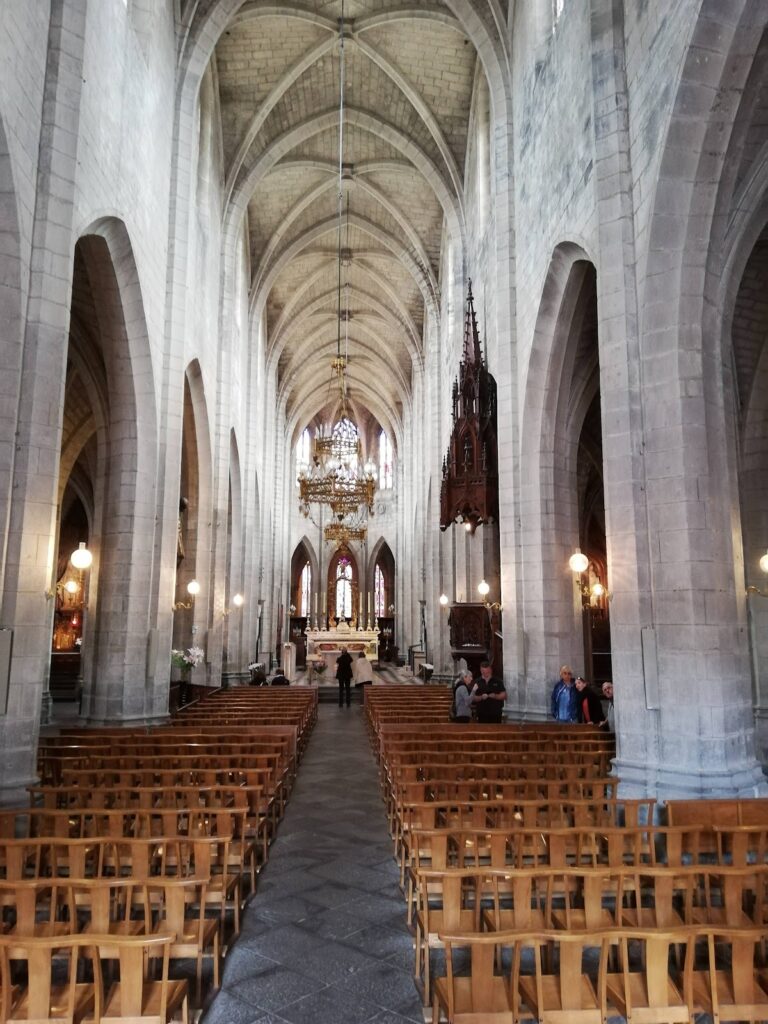 St. Peter and St. Florus Cathedral: A Flamboyant Gothic Cathedral in France 2 St. Peter and St. Florus Cathedral