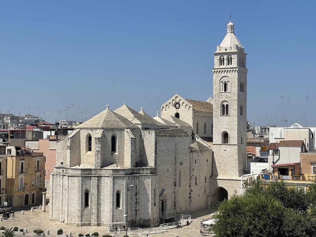 Barletta Cathedral: A Romanesque and Gothic Basilica in Italy 1 Barletta Cathedral
