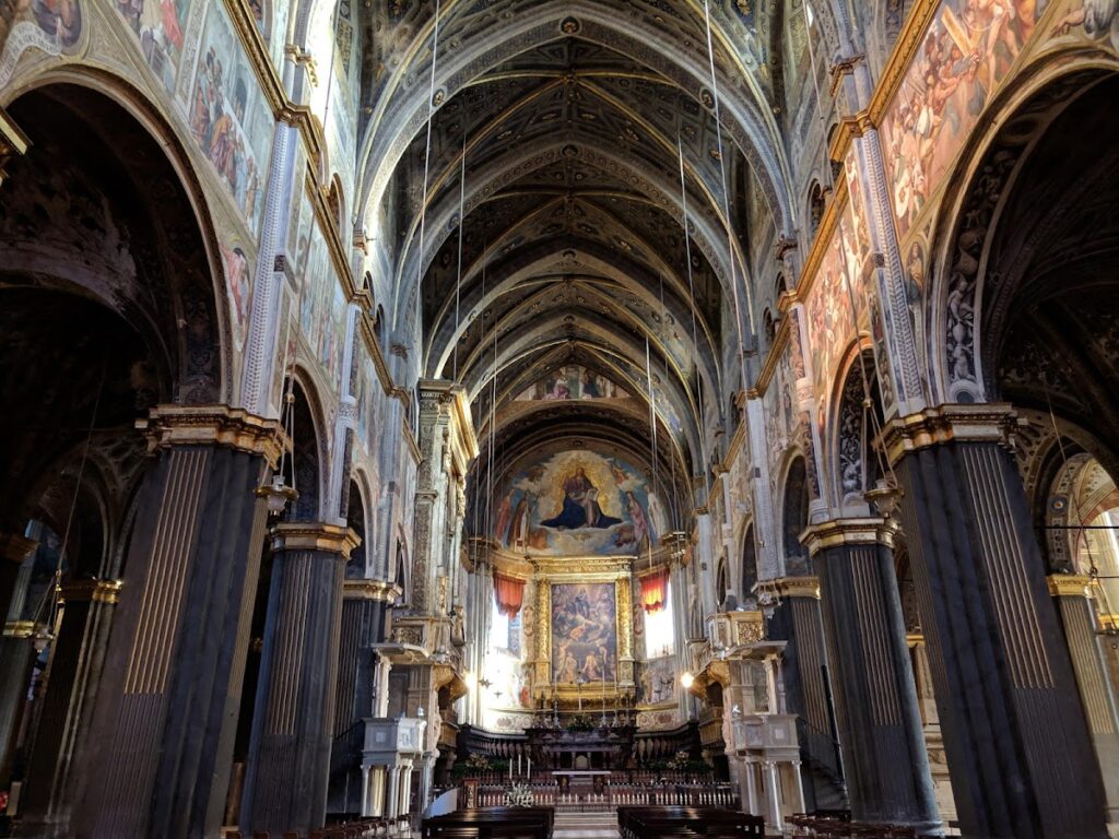 Cremona Cathedral: Romanesque Cathedral and Episcopal Seat in Italy 3 Cremona Cathedral